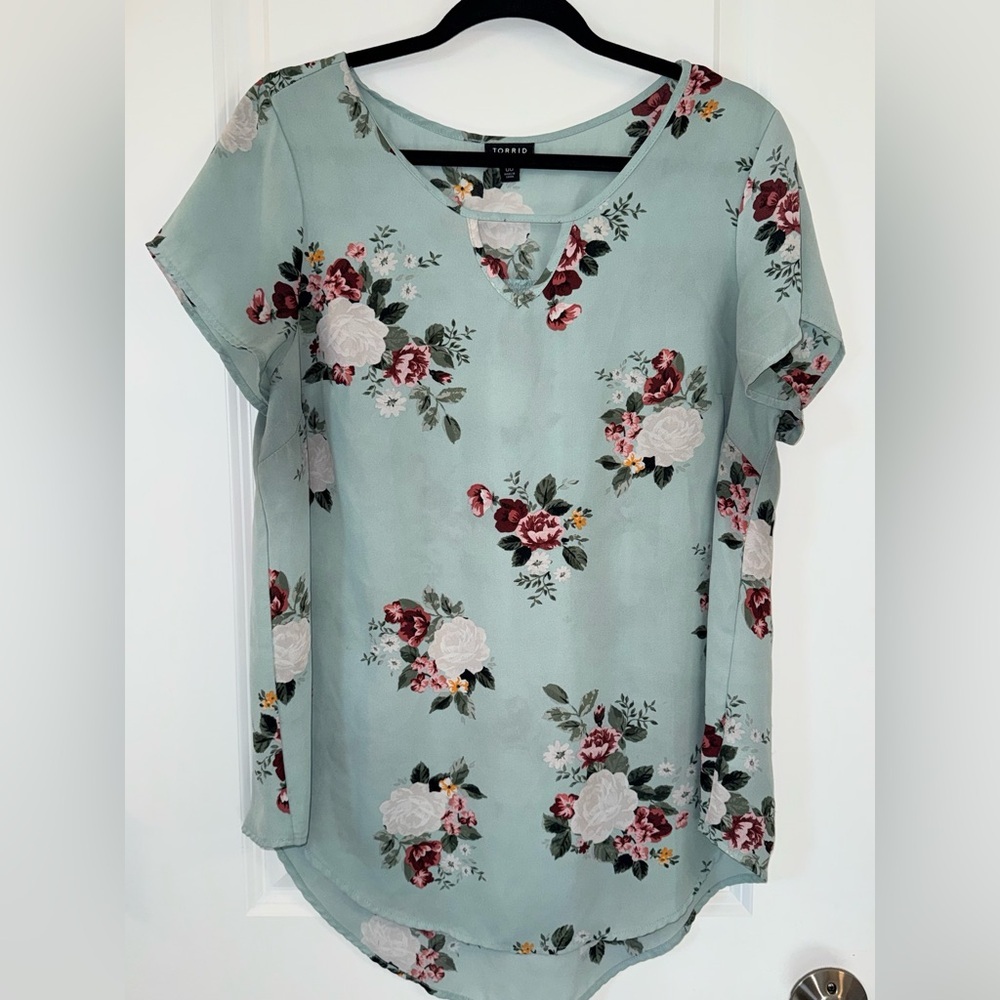 torrid Mint Green Floral V-Neck Blouse
